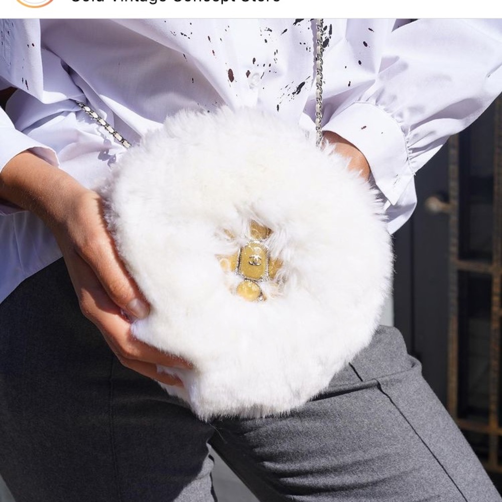 ❄️Chanel Fur Chain❄️